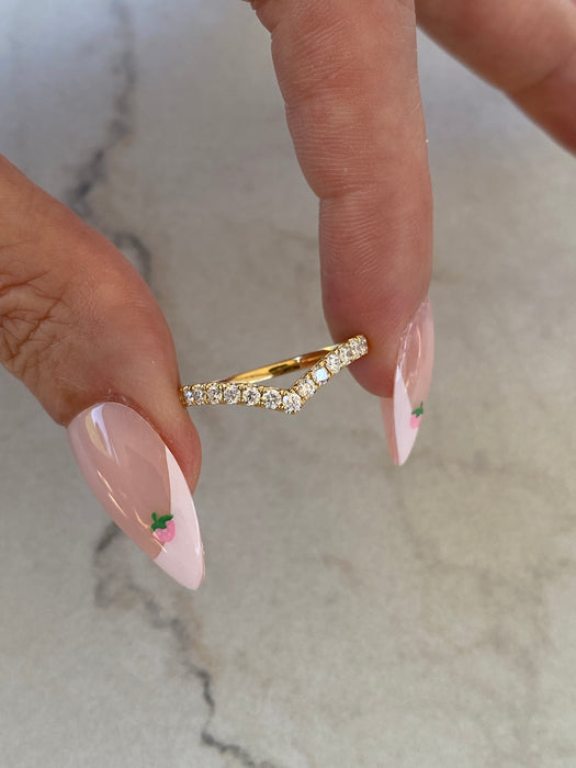 18K Natural Diamond Chevron Ring