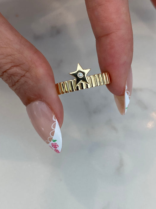 14K Gold Ribbed Star Ring with Diamond Center