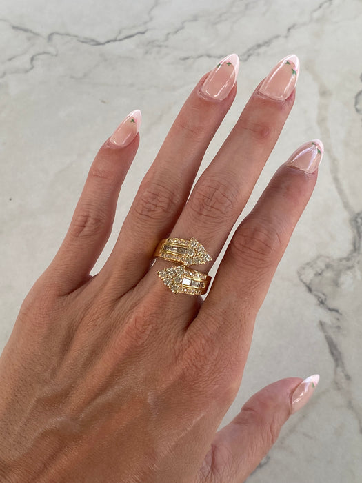 Vintage 18K Gold Diamond Arrow Ring – 1.66 TCW