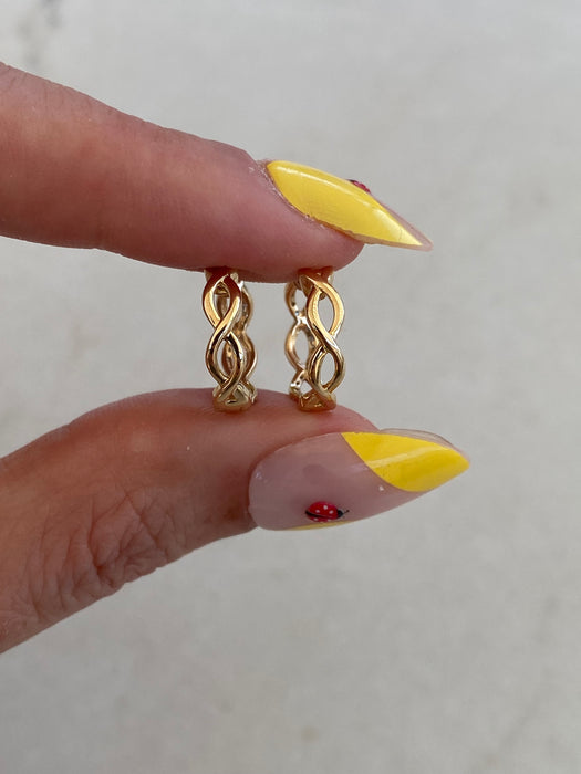 14K Gold Wavy Double-Row Diamond Huggie Earrings