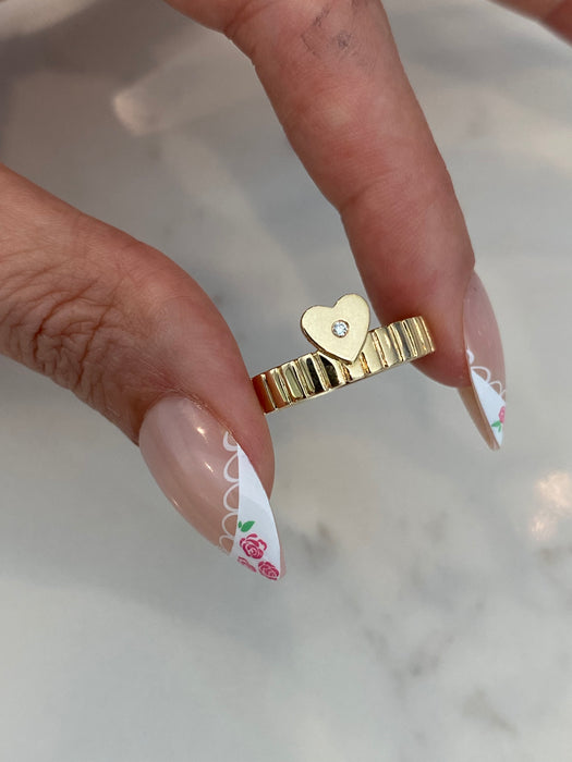 14K Gold Ribbed Diamond Heart Ring – Size 6.75