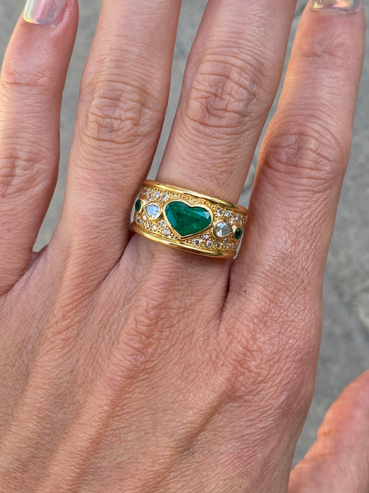 Vintage 18K Gold Heart Emerald & Pear Diamond Cigar Band Ring