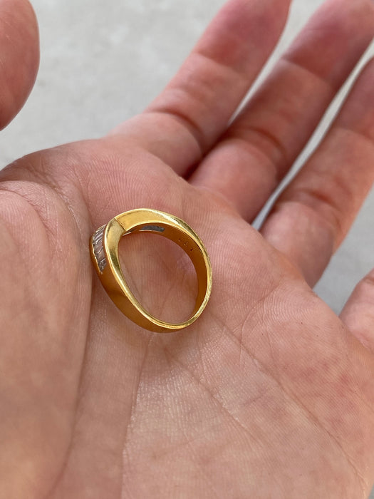 Vintage 18K Chevron Baguette Diamond Ring