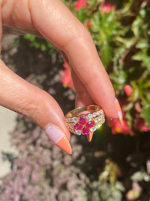 18k ruby and diamond flower ring size 6.5