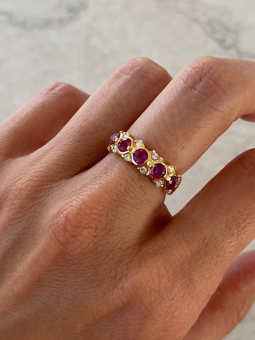 Vintage 18K Natural Ruby & Diamond Ring