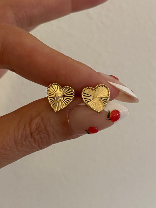 14K Gold Fluted Heart Stud Earrings