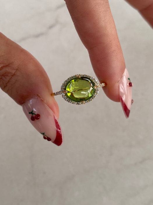 Vintage 18K Gold Cabochon Peridot & Diamond Halo Ring