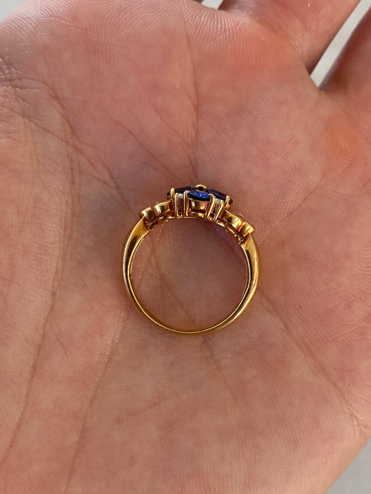 Vintage 18K Blue Sapphire & Diamond Flower Pinky Ring