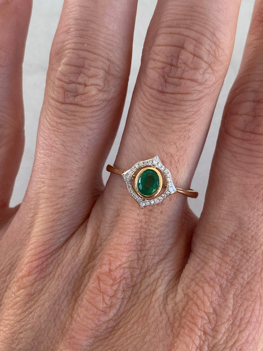 14K Gold Bezel Set Emerald & Diamond Ring Size 7