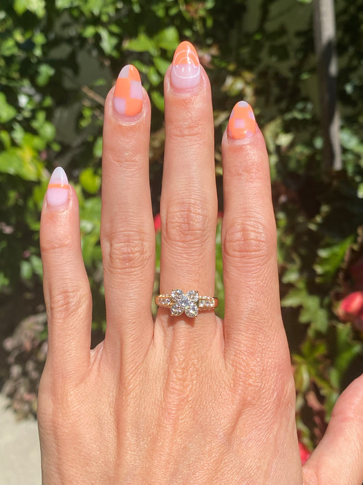 18k diamond flower ring size 5.75