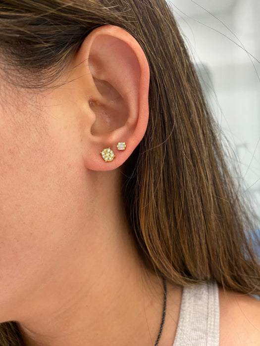 18K Gold Natural Diamond Oval Stud Earrings