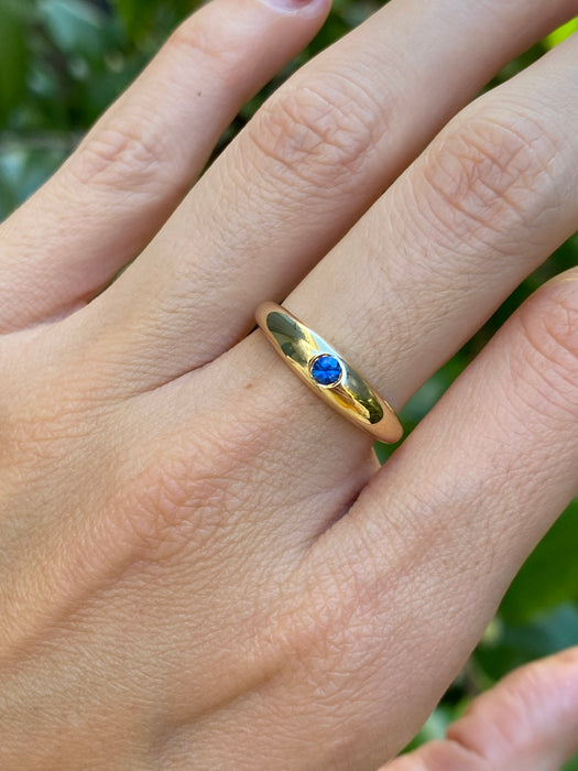 14k flush set blue sapphire ring size 6.25