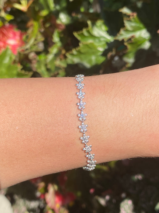14k white gold diamond flower bracelet