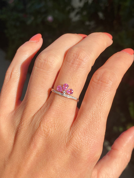 18k white gold pink sapphire diamond wavy ring size 6.5