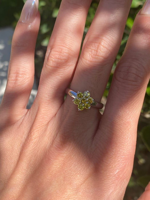 Vintage 14K White Gold Yellow Diamond Flower Ring – 0.90 TCW – Size 6.5
