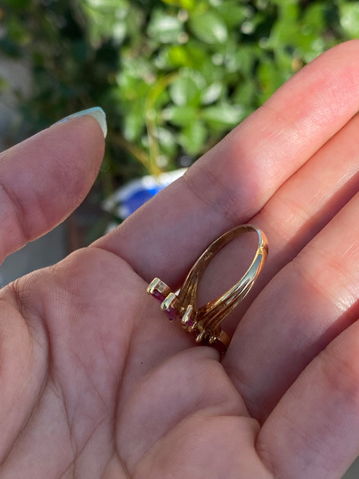 14k ruby cluster twist ring size 6.75