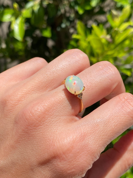 Vintage 18K Gold Opal & Diamond Ring