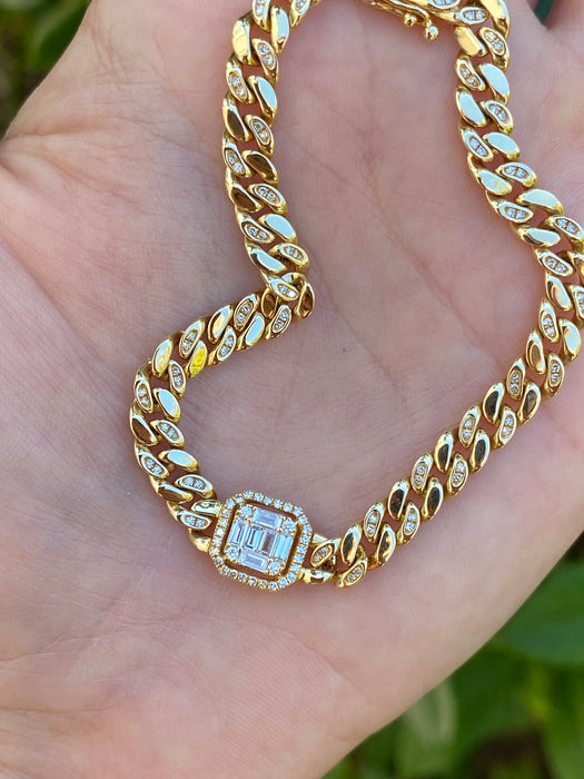 14k diamond curb bracelet 6.75”