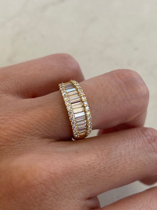 Vintage 18K Gold Baguette & Diamond Ring