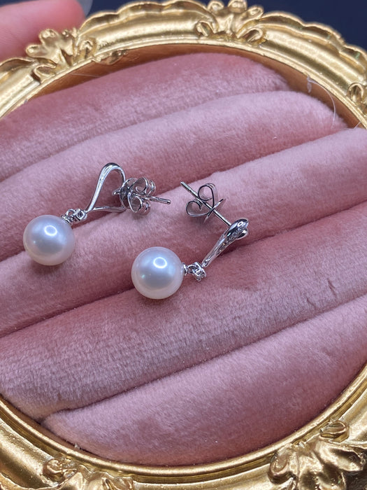 14k white gold diamond pearl heart stud earrings