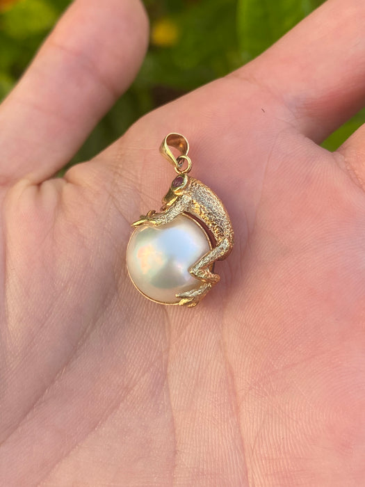 14k mabe pearl frog with ruby pendant