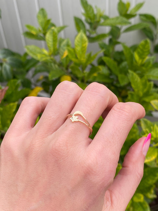 14k moon and fluted star ring