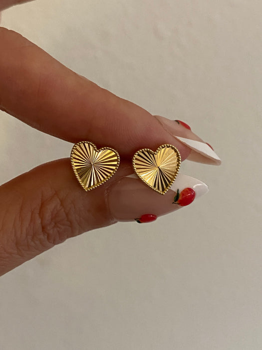 14K Gold Fluted Heart Stud Earrings