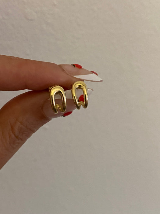 14K Gold Curved Paperclip Stud Earrings
