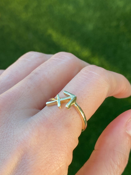 14k Sagittarius ♐️ zodiac ring size 6.25