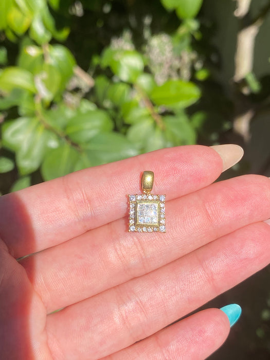 18k princess cut diamond pendant