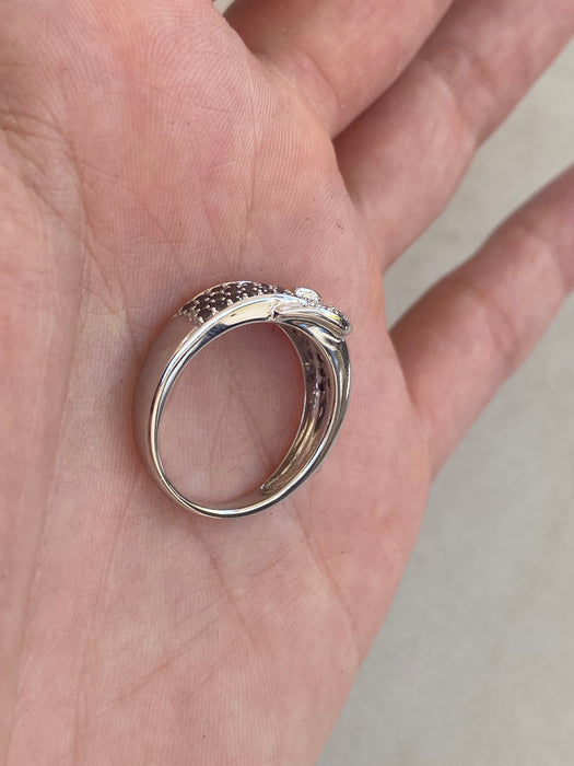 Vintage 18K White Gold Diamond Buckle Ring