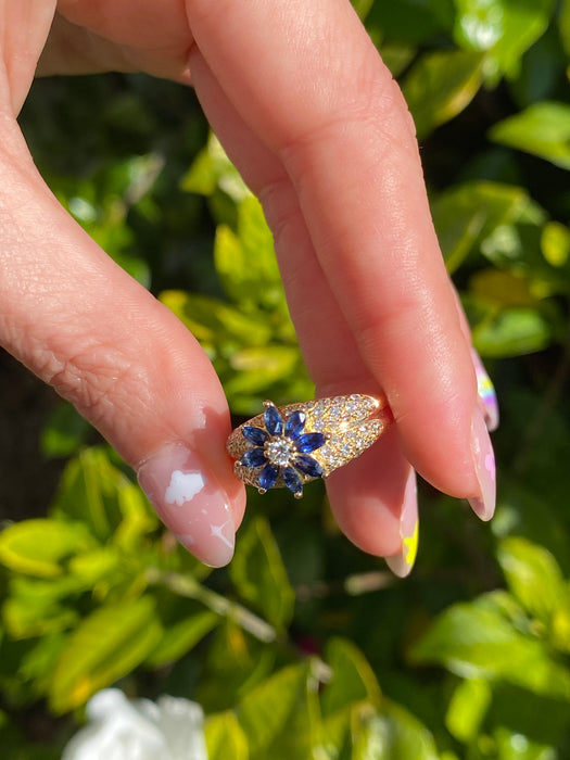 18k blue sapphire and diamond flower ring size 6