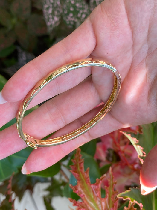 14k diamond shape diamond bangle bracelet