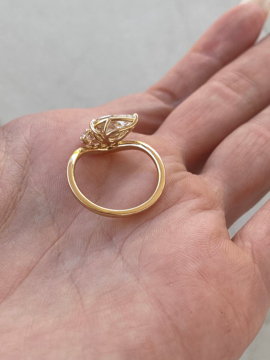 14K Curved 1.63 TCW Pear & Round Lab Diamond Ring