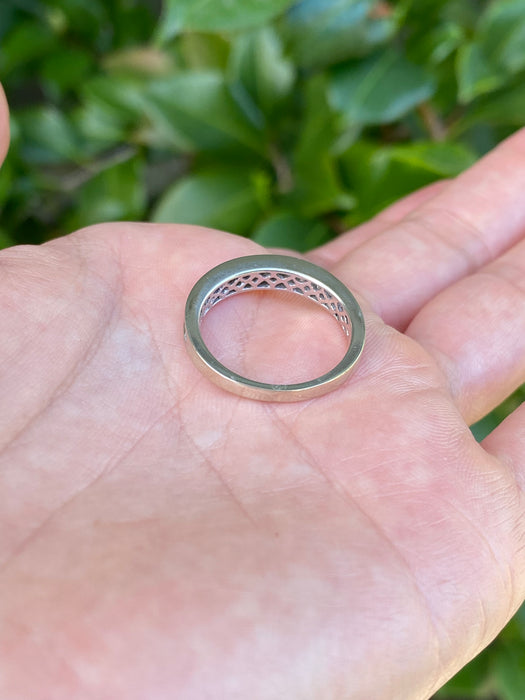 14k white gold diamond baguette ring size 7