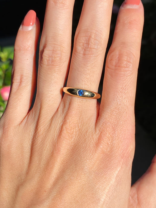 14k flush set blue sapphire ring size 6.25