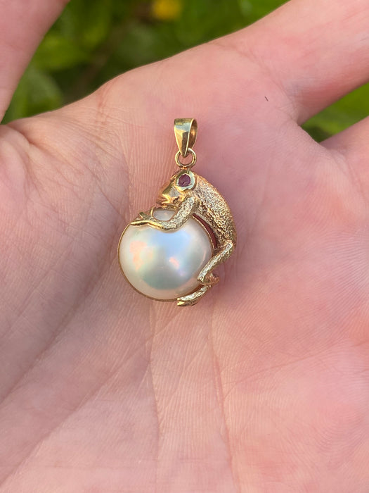 14k mabe pearl frog with ruby pendant