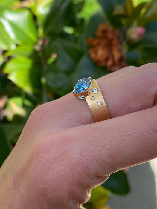 18k Brushed Gold Aquamarine & Diamond Ring – Size 6.5