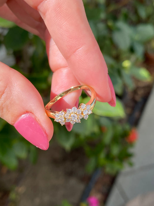 18k diamond flower ring size 8