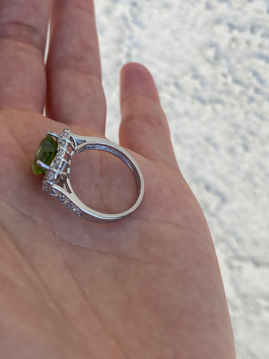 Platinum 950 peridot heart diamond ring size 6.5