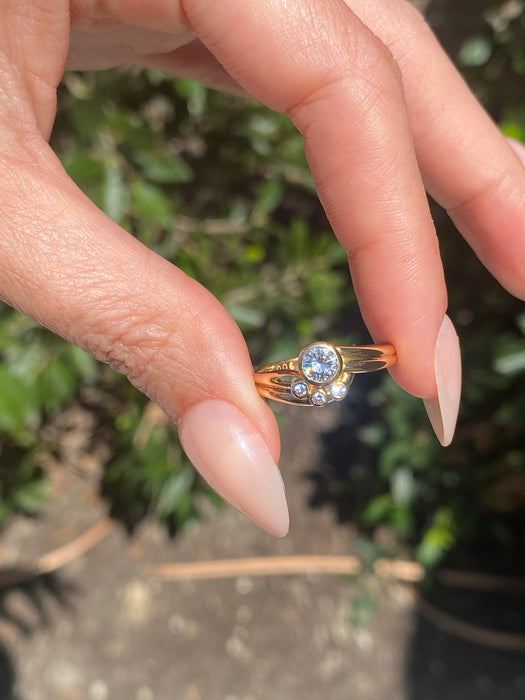 Vintage 18K Gold Bezel Diamond Ring Size 6.75