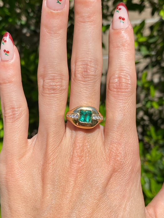 Vintage 18K Gold Emerald & Diamond Signet Ring