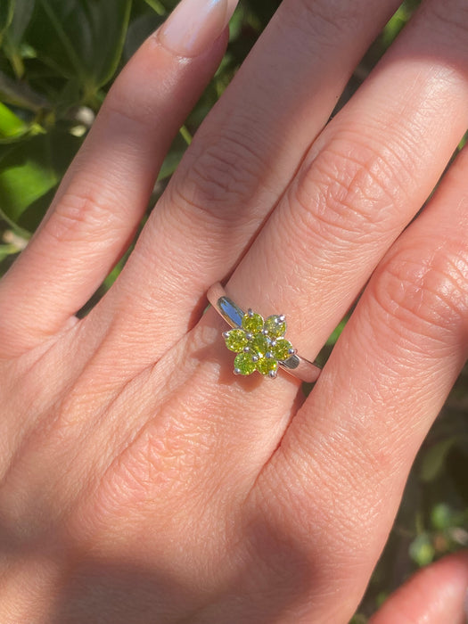 Vintage 14K White Gold Yellow Diamond Flower Ring – 0.90 TCW – Size 6.5