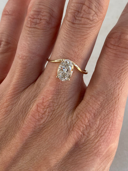 14K Oval Lab Diamond Curved Ring – 1.25 TCW