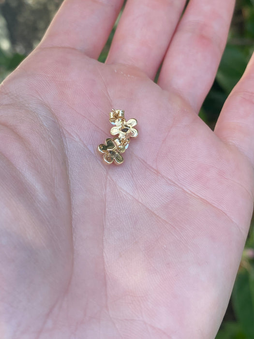 14k emerald flower stud earrings