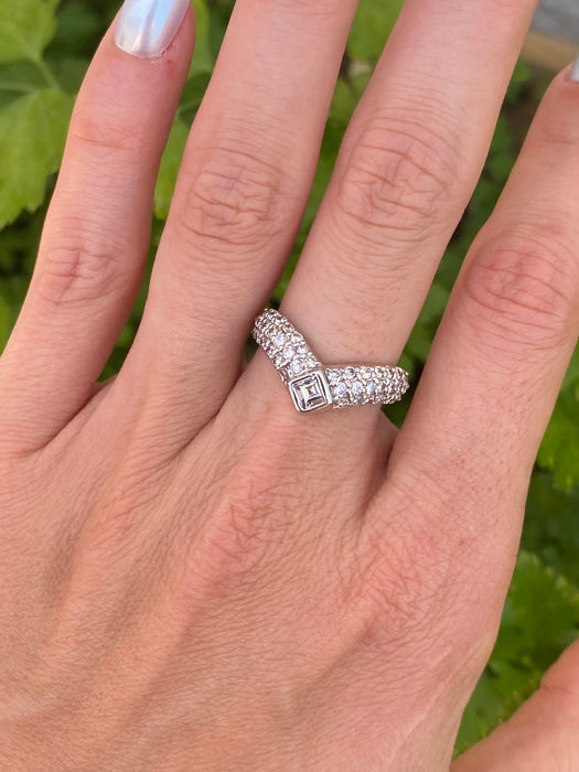 Vintage Platinum 900 1 Carat Diamond Chevron Ring Size 6.25