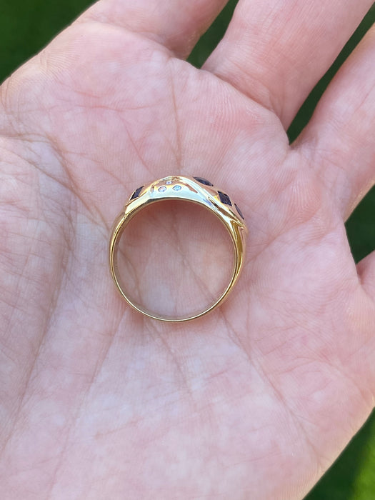 Vintage 18K Gold Blue Sapphire & Diamond Flush Set Ring