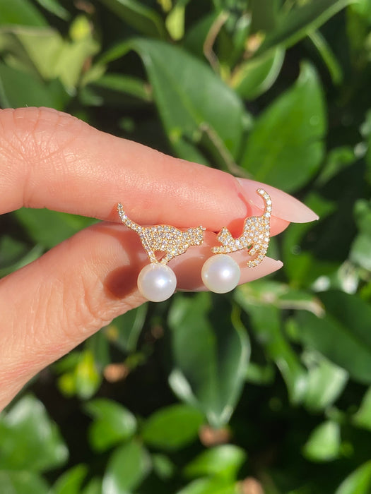 14k diamond cat pearl stud earrings