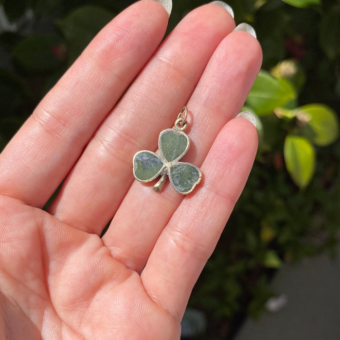 9k connemara clover charm