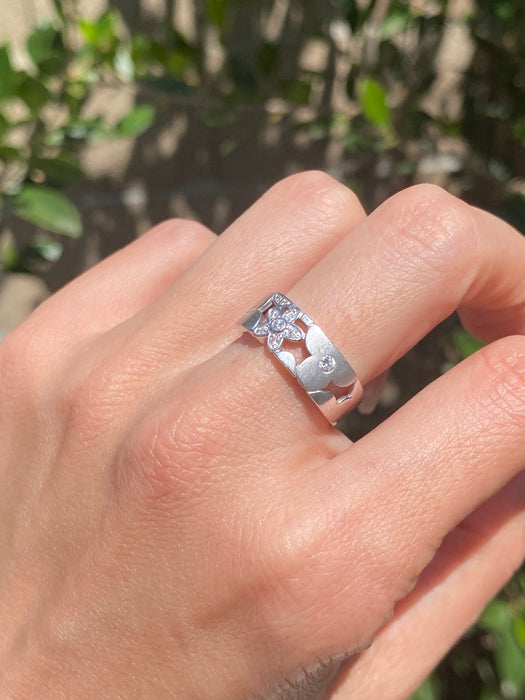 Vintage Platinum 900 Diamond Flower Ring – Brushed Finish – Size 6.25